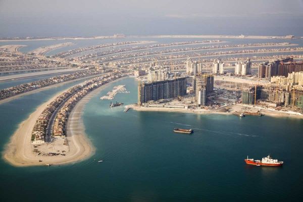 UAE, Dubai Aerial of Palm Jumeirah islands
